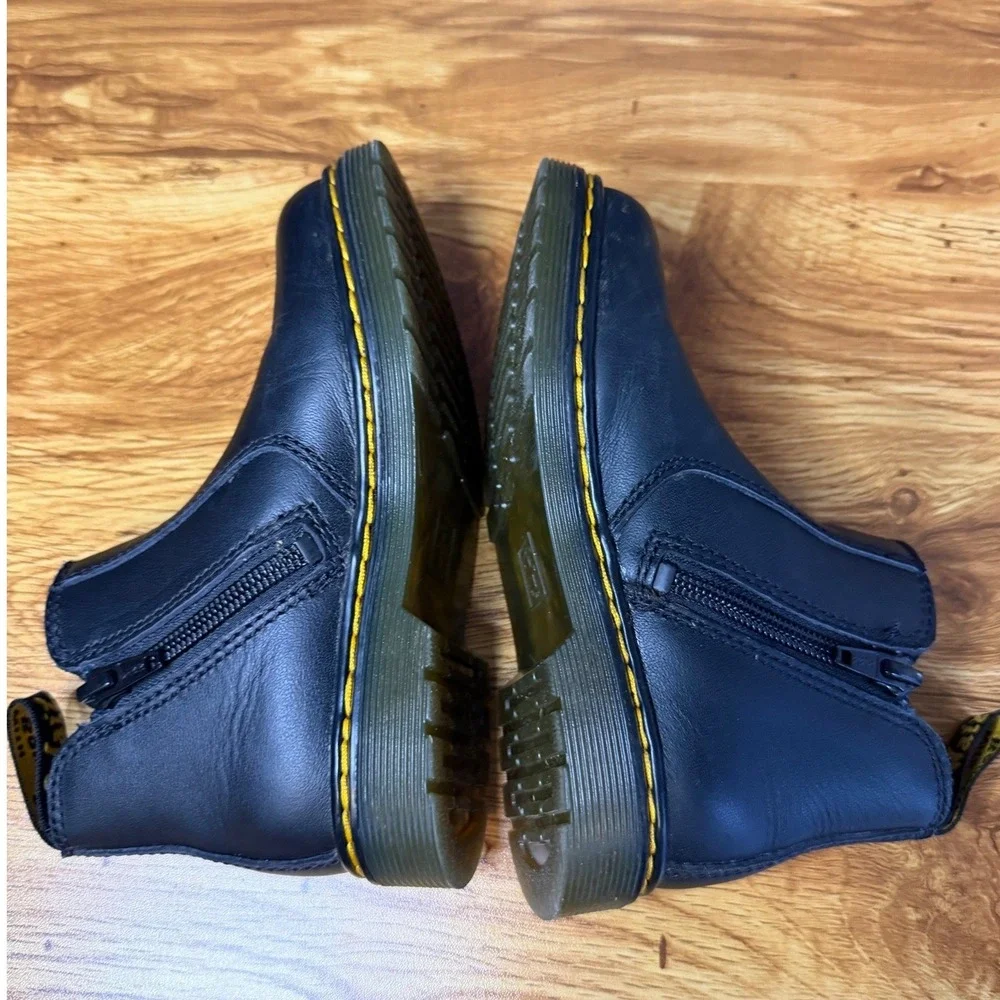 Dr. Martens Kids Black Banzai Leather Chelsea Side Zip Boots  Sz 11